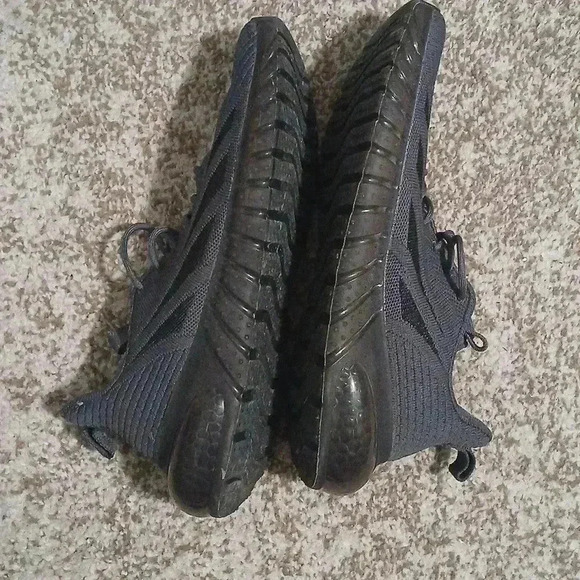 Men's athletic sneakers..size 10..worn once..smoke free home... - Picture 4 of 4